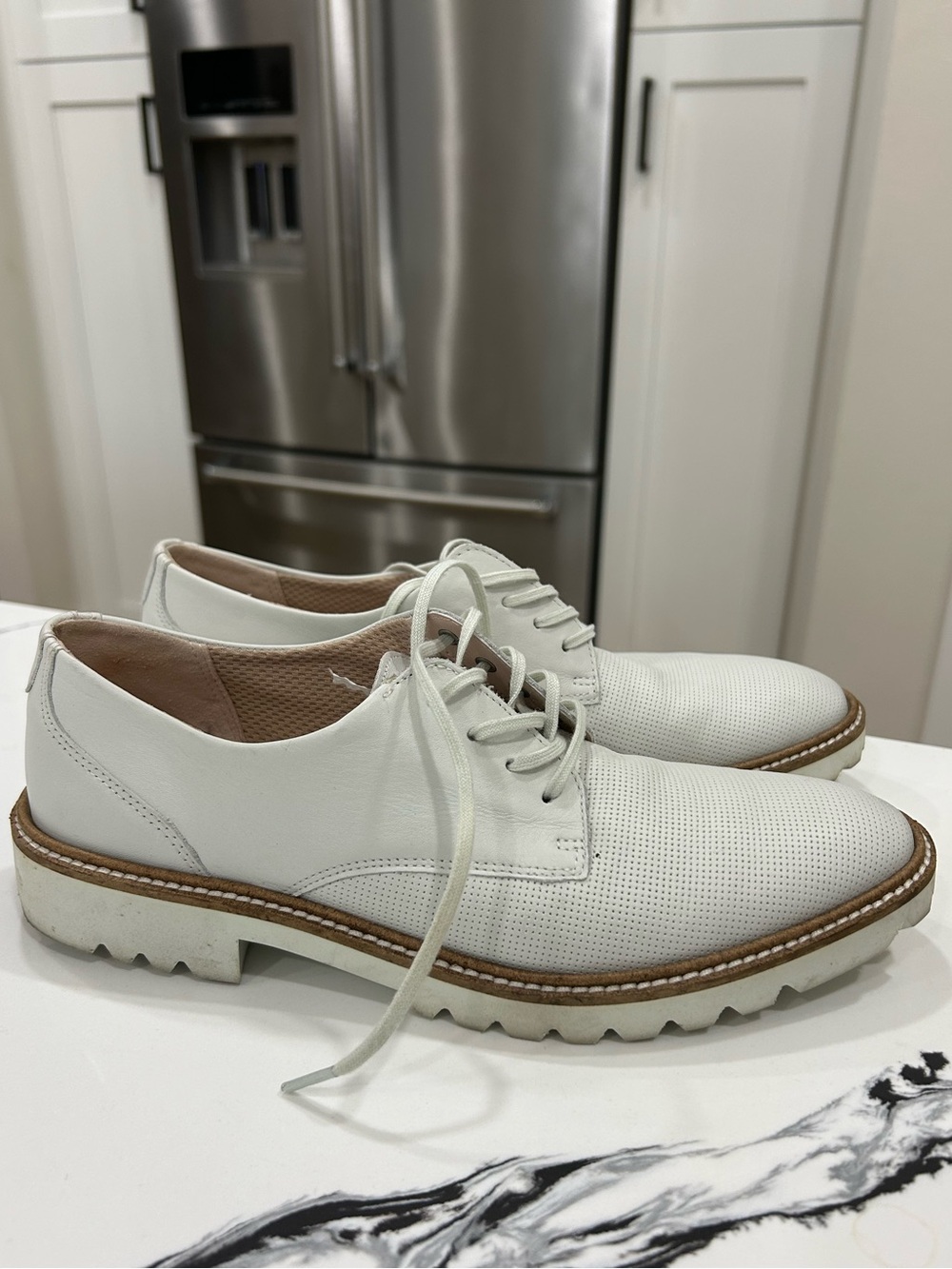 Worn once - ECCO women’s white perf leather oxford loafer shoes with lug sole